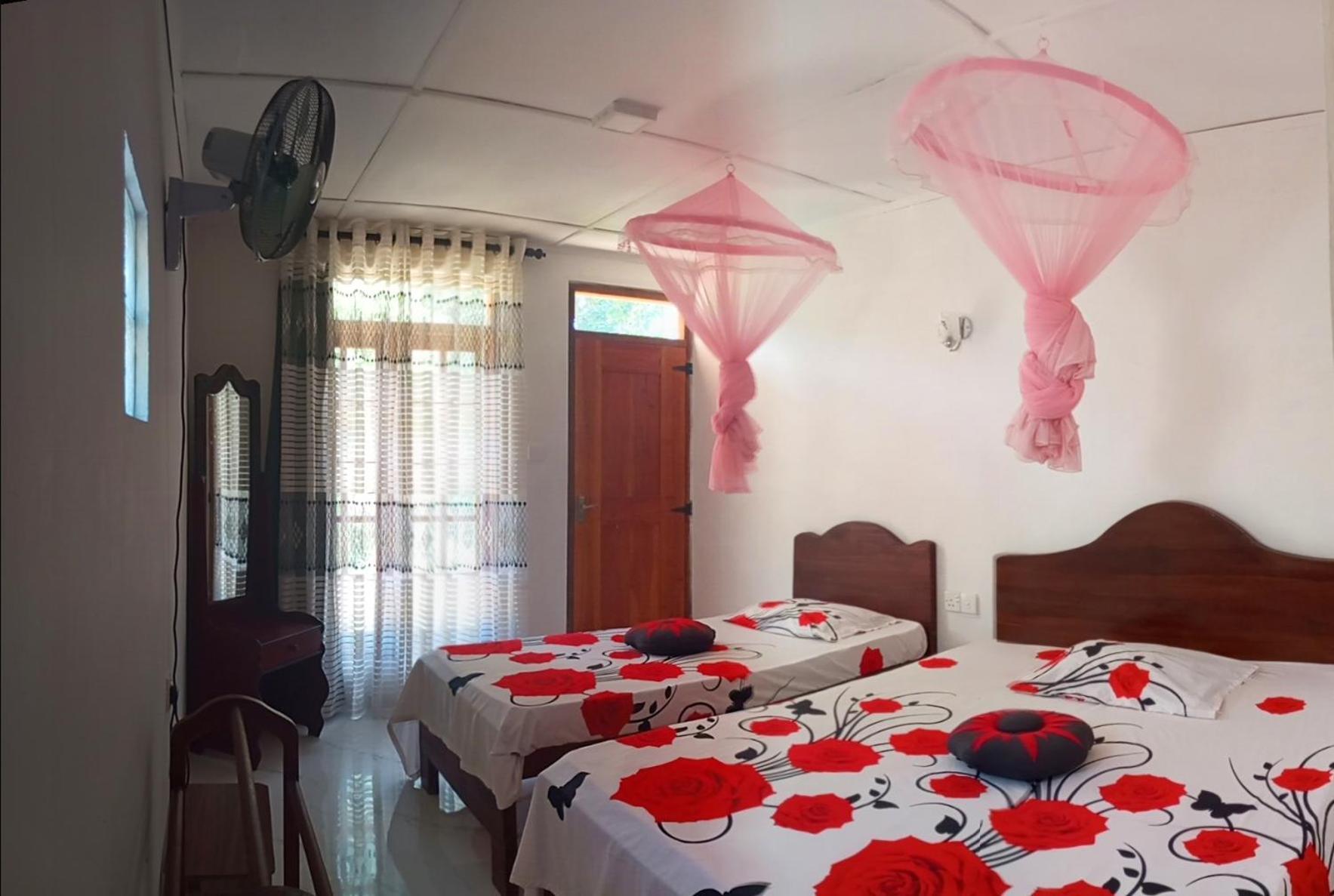 Pleasure Mount Homestay Елла Екстер'єр фото